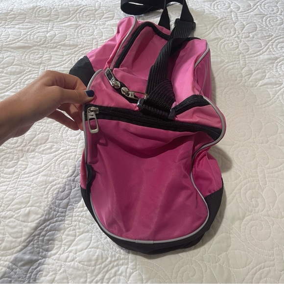 Nike Duffle Bag - Picture 3 of 5